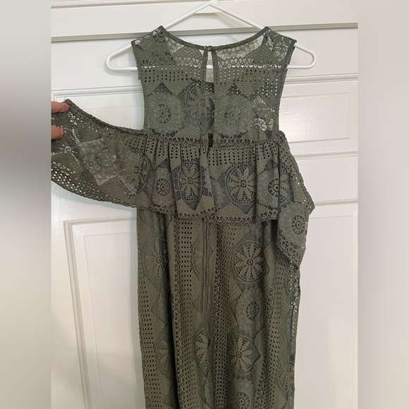 Dress - Picture 3 of 4